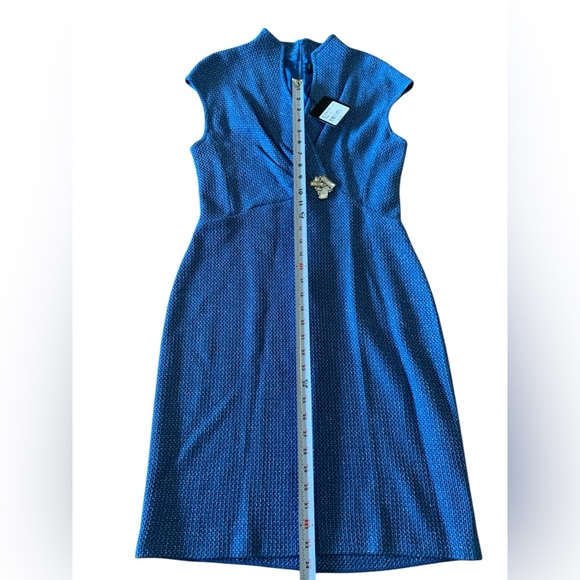 NEW ST. JOHN Blue Metallic Boucle Tweed Knit Sheath Zip Rhinestone Dress 8 $1395 - Picture 4 of 5